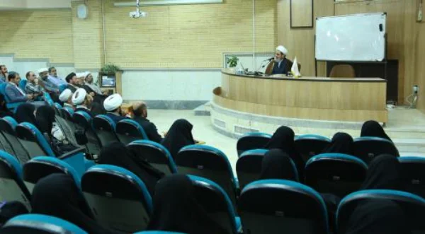 نشست کشورشناسی با موضوع واتیکان در جامعه الزهرا سلام‌الله‌علیها